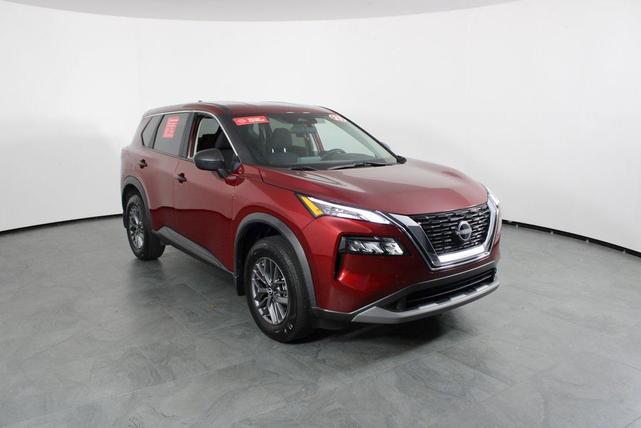 Photo of 2023 Scarlet Ember Tintcoat Nissan Rogue