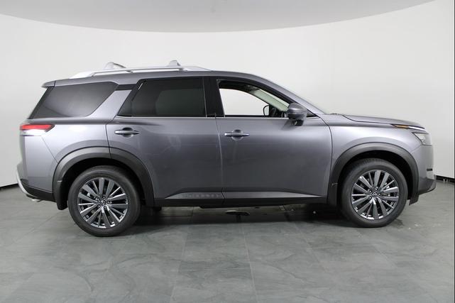 Photo of 2025 Gun Metallic Nissan Pathfinder