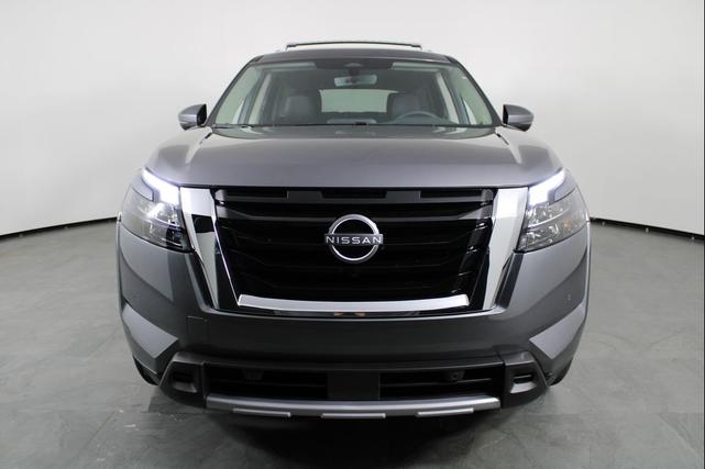 Photo of 2025 Gun Metallic Nissan Pathfinder