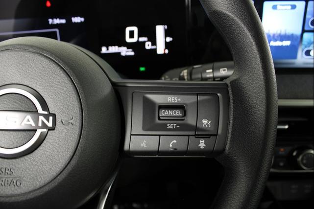 Photo of 2025 Scarlet Ember Tintcoat Nissan Kicks