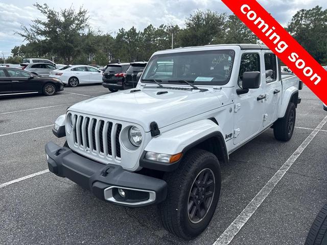 Photo of 2023 Bright White Clearcoat Jeep Gladiator