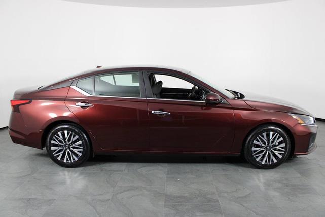 Photo of 2023 Garnet Pearl Metallic Nissan Altima