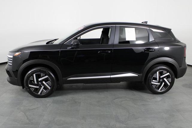 Photo of 2025 Super Black Nissan Kicks