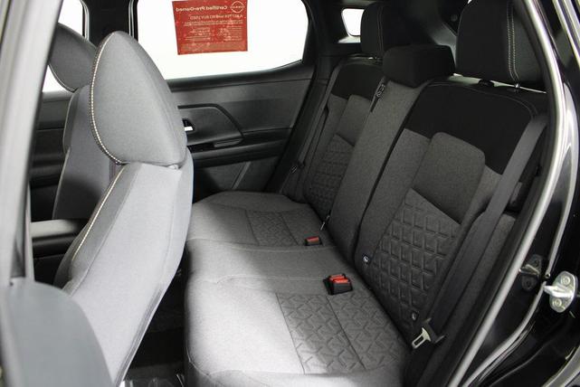 Photo of 2025 Super Black Nissan Kicks