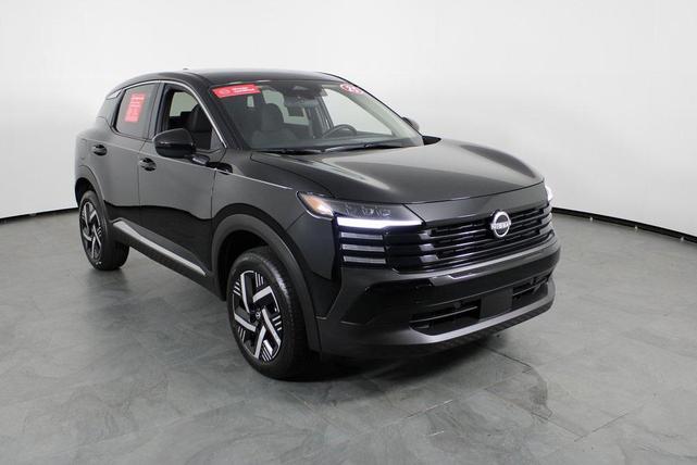 Photo of 2025 Super Black Nissan Kicks