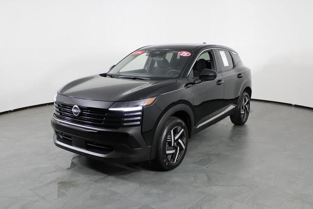 Photo of 2025 Super Black Nissan Kicks