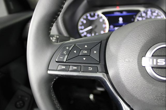 Photo of 2025 Super Black Nissan Sentra