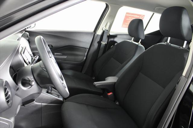 Photo of 2023 Super Black Nissan Kicks