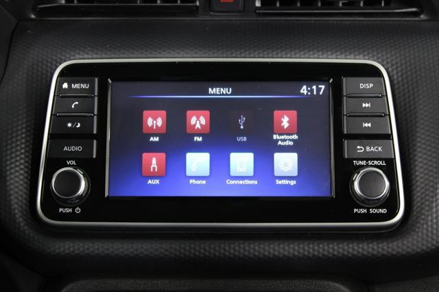 Photo of 2023 Super Black Nissan Kicks