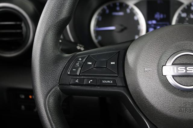 Photo of 2023 Super Black Nissan Kicks
