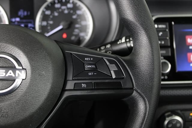 Photo of 2023 Super Black Nissan Kicks
