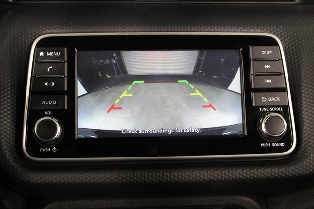 Photo of 2023 Super Black Nissan Kicks