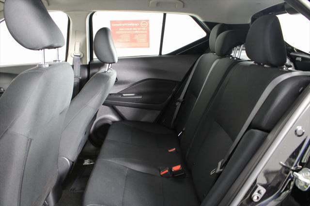 Photo of 2023 Super Black Nissan Kicks