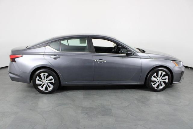 Photo of 2024 Gun Metallic Nissan Altima