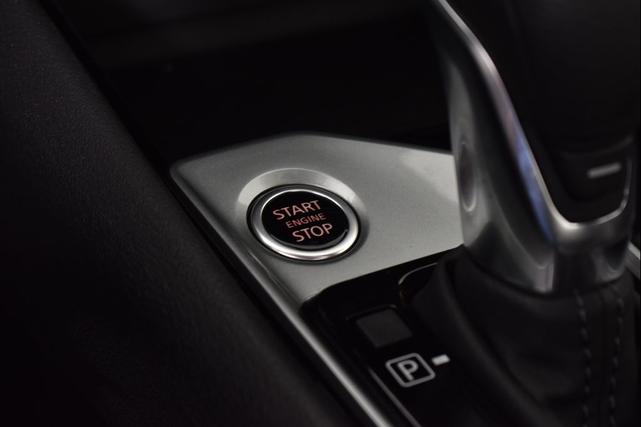 Photo of 2025 Pearl White Tricoat Nissan Altima
