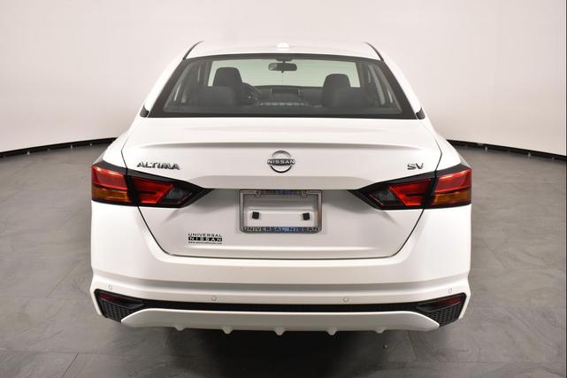 Photo of 2025 Pearl White Tricoat Nissan Altima