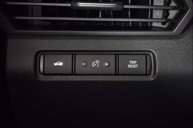 Photo of 2025 Pearl White Tricoat Nissan Altima