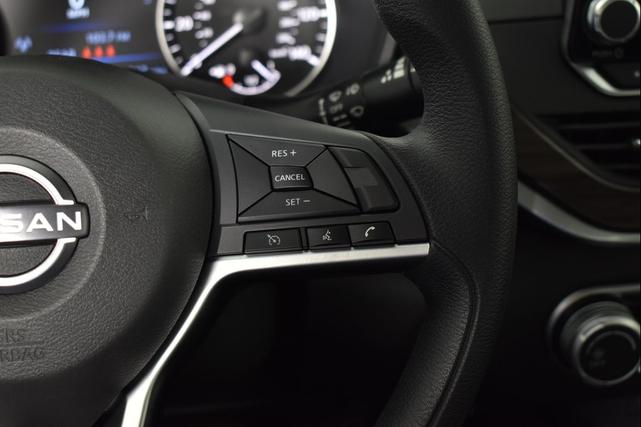 Photo of 2025 Pearl White Tricoat Nissan Altima