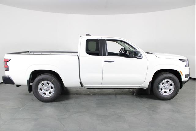 Photo of 2026 Glacier White Nissan Frontier