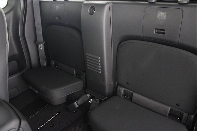 Photo of 2026 Glacier White Nissan Frontier