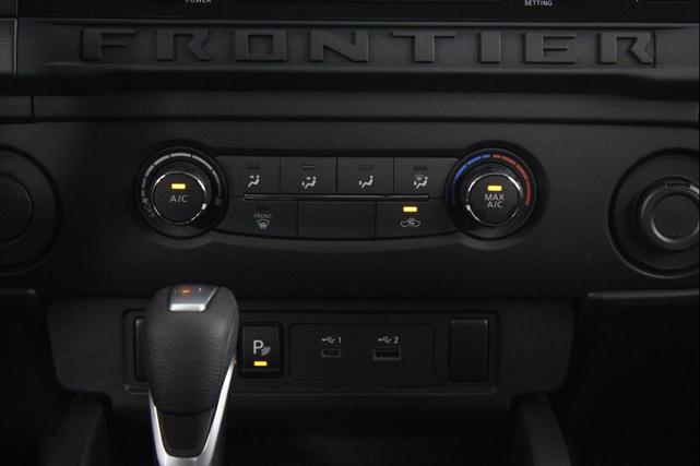 Photo of 2026 Glacier White Nissan Frontier