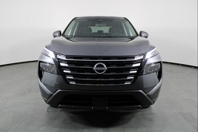 Photo of 2026 Gun Metallic Nissan Rogue
