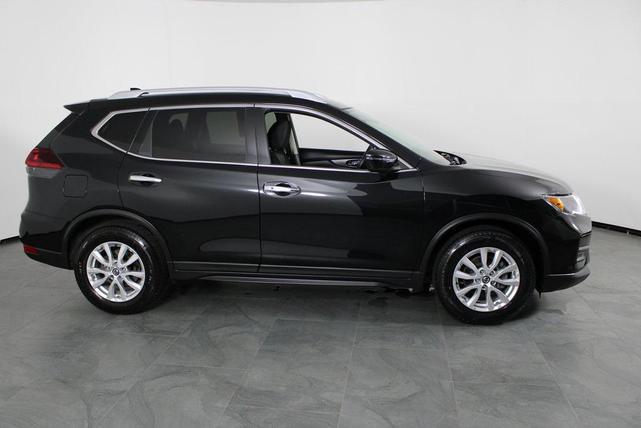 Photo of 2019 Magnetic Black Pearl Nissan Rogue