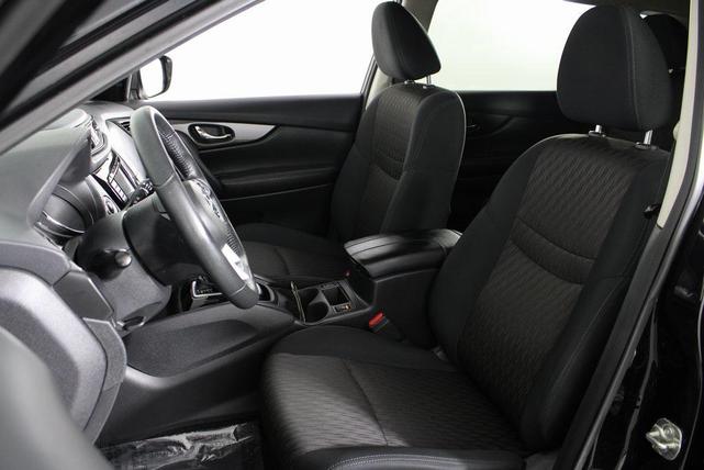 Photo of 2019 Magnetic Black Pearl Nissan Rogue