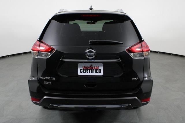 Photo of 2019 Magnetic Black Pearl Nissan Rogue