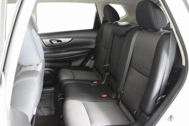 Photo of 2019 Pearl White Tricoat Nissan Rogue