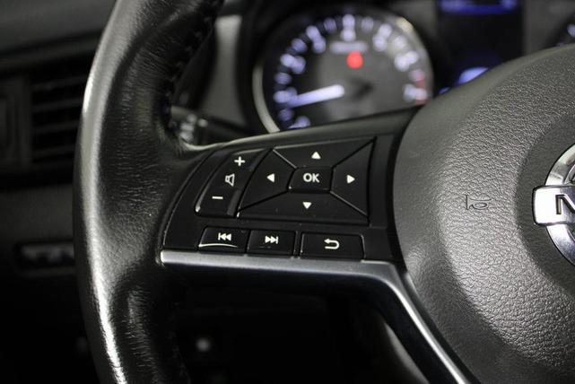 Photo of 2019 Pearl White Tricoat Nissan Rogue