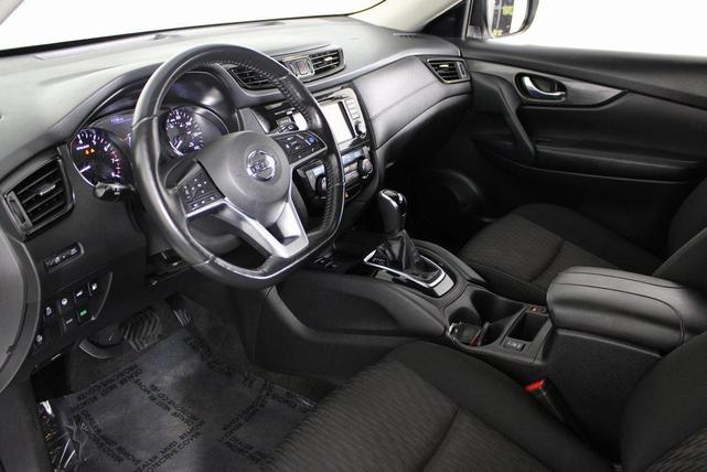 Photo of 2019 Pearl White Tricoat Nissan Rogue