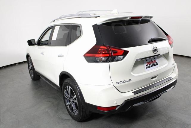 Photo of 2019 Pearl White Tricoat Nissan Rogue