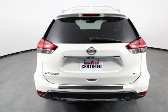 Photo of 2019 Pearl White Tricoat Nissan Rogue