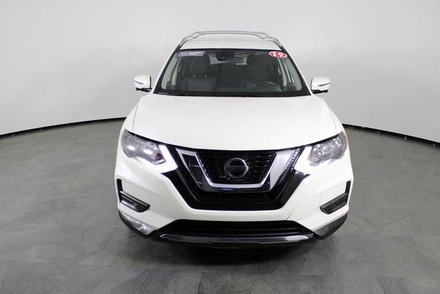 Photo of 2019 Pearl White Tricoat Nissan Rogue