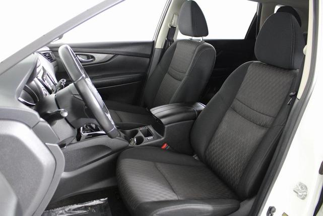 Photo of 2019 Pearl White Tricoat Nissan Rogue