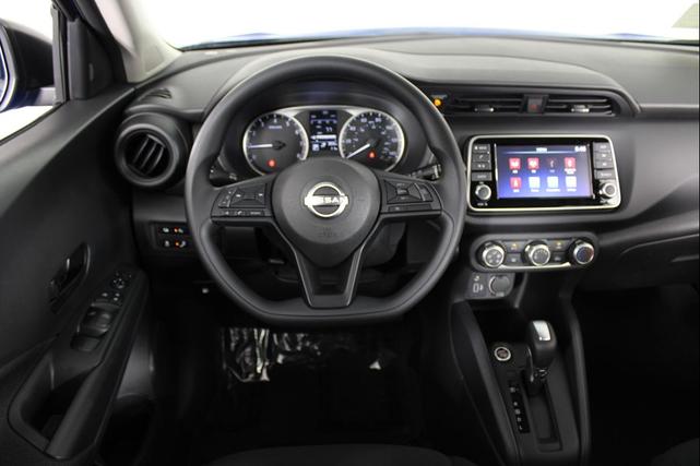 Photo of 2025 Electric Blue Metallic Nissan Kicks