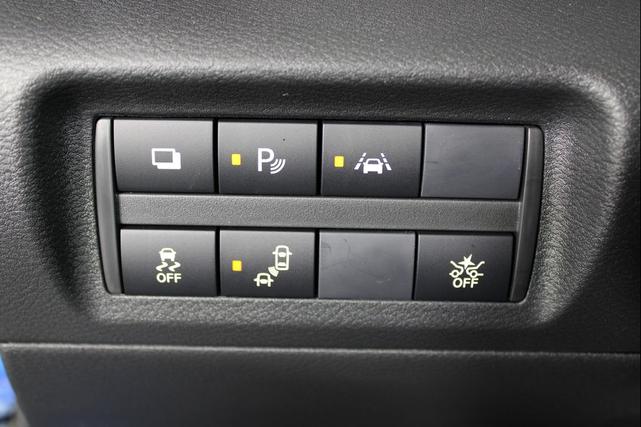 Photo of 2025 Electric Blue Metallic Nissan Kicks