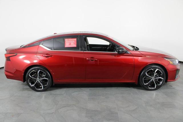 Photo of 2023 Scarlet Ember Tintcoat Nissan Altima