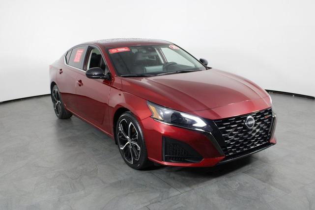 Photo of 2023 Scarlet Ember Tintcoat Nissan Altima