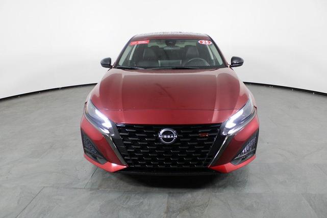 Photo of 2023 Scarlet Ember Tintcoat Nissan Altima