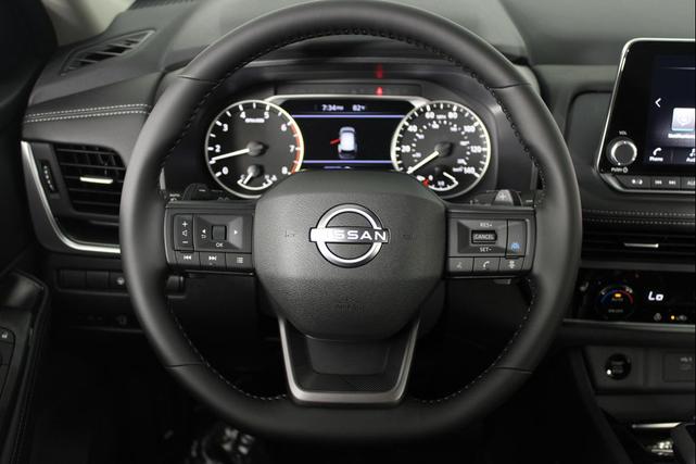 Photo of 2026 Everest White Pearl Tricoat Nissan Rogue