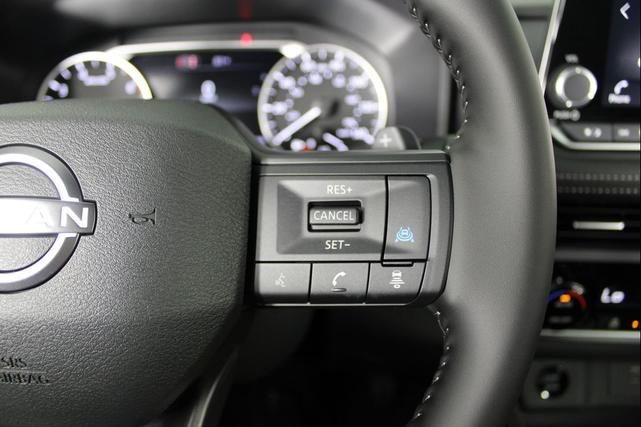 Photo of 2026 Everest White Pearl Tricoat Nissan Rogue