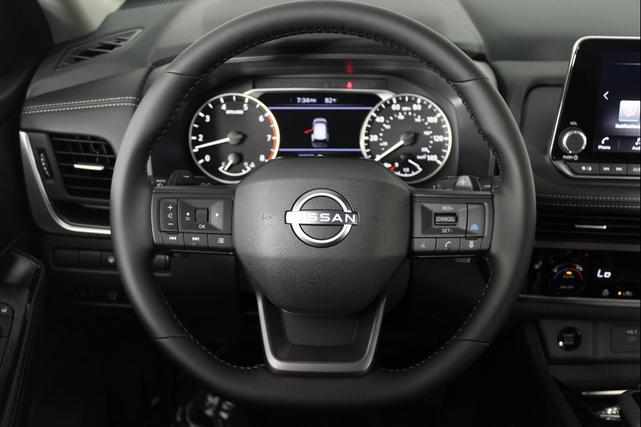 Photo of 2026 Everest White Pearl Tricoat Nissan Rogue