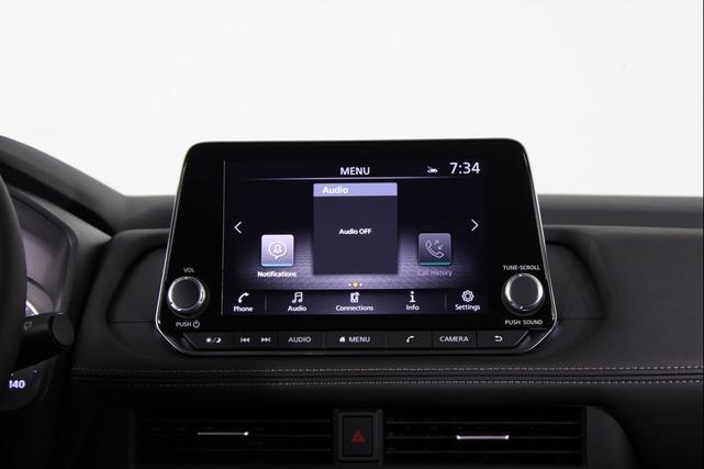 Photo of 2026 Everest White Pearl Tricoat Nissan Rogue
