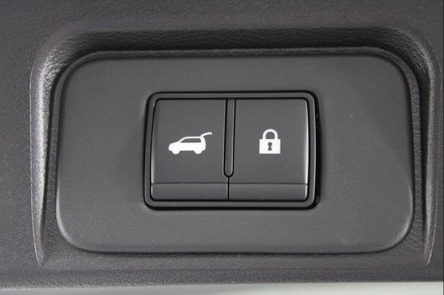 Photo of 2026 Everest White Pearl Tricoat Nissan Rogue