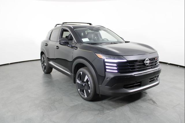 Photo of 2025 Super Black Nissan Kicks