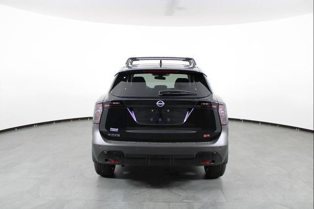 Photo of 2025 Super Black Nissan Kicks