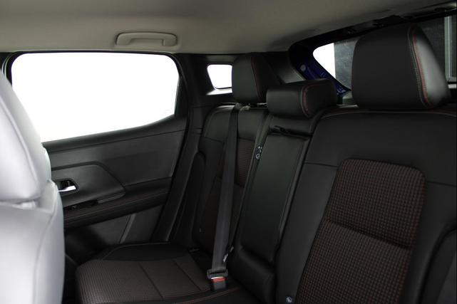 Photo of 2025 Super Black Nissan Kicks