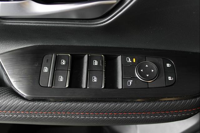 Photo of 2025 Super Black Nissan Kicks